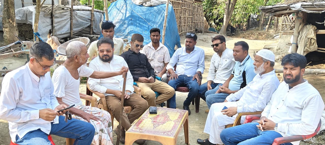 প্রত্যন্ত এলাকায় যুবদল আহ্বায়ক স্বজনকে পেয়ে উচ্ছ্বসিত নেতাকর্মীরা Cover